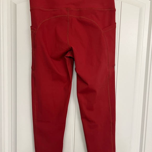 NWT Zyia Active Red Pocket Brilliant High Rise Capri 20” Leggings Size 6-8 - Picture 2 of 5